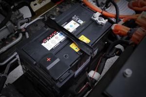 江鈴 凱銳EV 4.5T 4.15米單排 73kWh 純電動(dòng)廂式輕卡載貨車(JX5043XXYTGA25BEV)