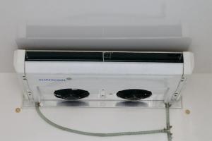 東風(fēng)華神 特商 4.5T 4.05米 72.1kWh 純電動(dòng)廂式輕卡載貨車(EQ5045XXYTBEV4)