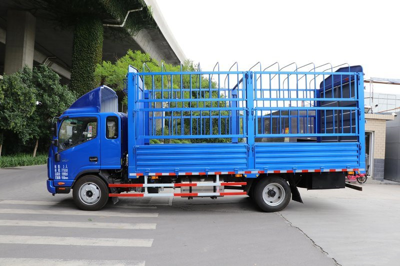 江淮 帥鈴Q7 154馬力 5.2米 國(guó)五排半倉柵式輕卡載貨車(HFC5120CCYP91K1D1V)