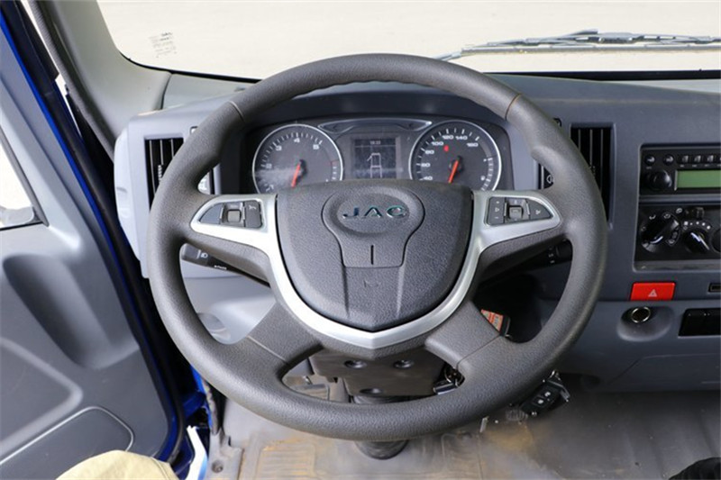 江淮 帥鈴Q7 154馬力 5.2米 國(guó)五排半倉柵式輕卡載貨車(HFC5120CCYP91K1D1V)