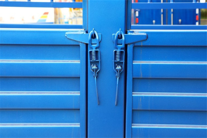 江淮 帥鈴Q7 154馬力 5.2米 國(guó)五排半倉柵式輕卡載貨車(HFC5120CCYP91K1D1V)