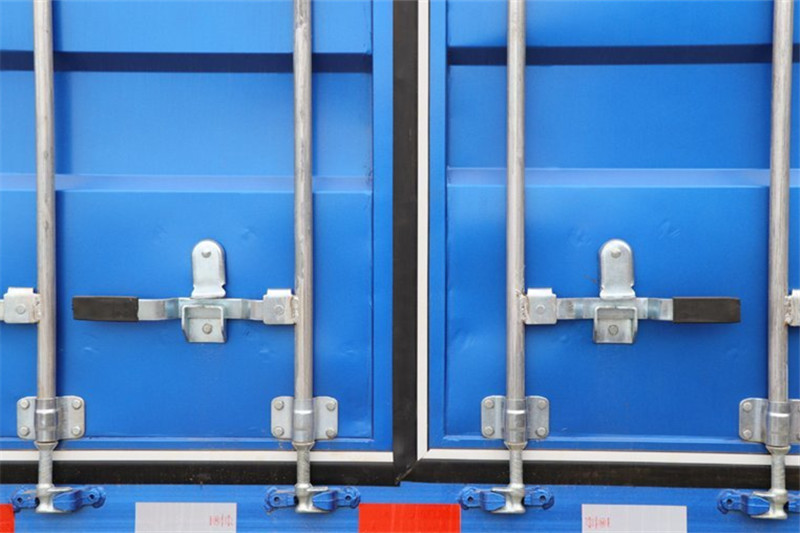 江淮 帥鈴Q7 154馬力 5.2米 國(guó)五排半倉柵式輕卡載貨車(HFC5120CCYP91K1D1V)