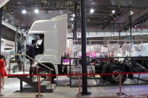 慶鈴 五十鈴巨咖 420馬力 4X2 國(guó)五牽引車(chē)(QL4180W1KDR)