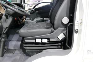 慶鈴 五十鈴巨咖VC66 2020版 520馬力 6X4 國(guó)六AMT自動(dòng)擋牽引車(chē)(QL4250WUNDZ)