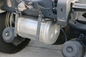 慶鈴 五十鈴巨咖 380馬力 6X4 國(guó)五危險(xiǎn)品牽引車(chē)(QL4251U2NDZ)