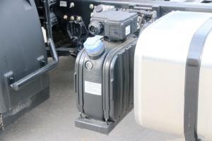 東風商用車 天錦KR 180馬力 4X2 6.2米 國五排半倉柵式載貨車(DFH5160CCYE)