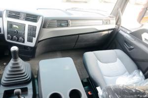 東風商用車 天錦KR 180馬力 4X2 5.8米 國五排半倉柵式載貨車(DFH5160CCYE)