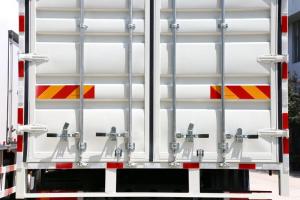 東風商用車 天錦KR中卡 180馬力 4X2 8米 國六排半廂式載貨車(DFH5180XXYE2)