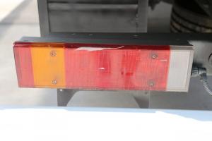 東風商用車 天錦KR中卡 180馬力 4X2 8米 國六排半廂式載貨車(DFH5180XXYE2)