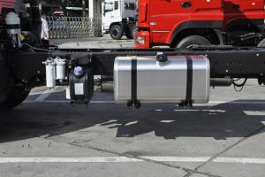 東風(fēng)商用車 嘉運(yùn) 210馬力 4X2 國五載貨車底盤(EQ1180GD5DJ)