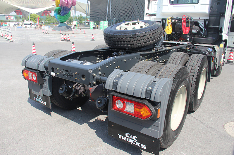 聯(lián)合卡車 U+重卡 550馬力 6×4 國六 牽引車