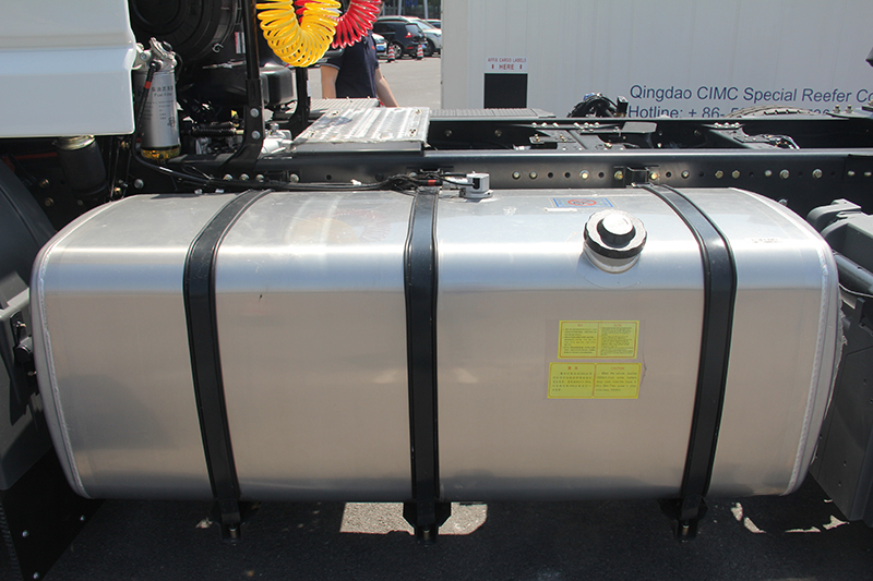 聯(lián)合卡車 U+重卡 550馬力 6×4 國六 牽引車