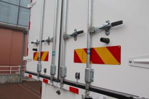 中國重汽 汕德卡SITRAK C5H重卡 310馬力 9.6米廂式 國五載貨車(ZZ5186XXYN711GE1)