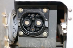 中國重汽 汕德卡SITRAK C5H中卡 210馬力 4X2 國五混合動(dòng)力載貨車底盤(ZZ1186N451GE1PHEV)