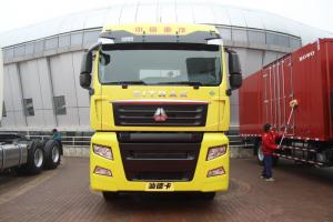 中國(guó)重汽 汕德卡SITRAK C7H重卡 430馬力 6X4 國(guó)五LNG牽引車(chē)(ZZ4256V324HE1LB)