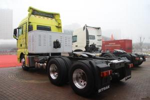 中國(guó)重汽 汕德卡SITRAK C7H重卡 430馬力 6X4 國(guó)五LNG牽引車(chē)(ZZ4256V324HE1LB)