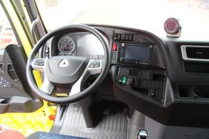 中國(guó)重汽 汕德卡SITRAK C7H重卡 430馬力 6X4 國(guó)五LNG牽引車(chē)(ZZ4256V324HE1LB)