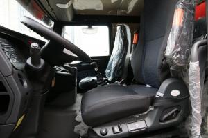 中國重汽 汕德卡SITRAK C5H重卡 310馬力 8X4 9.52米 國五廂式載貨車(ZZ5316XXYN466GE1)