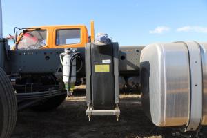 中國重汽 汕德卡SITRAK C5H重卡 340馬力 8X4 8.6米 國五欄板載貨車底盤(ZZ1316N466GE1)