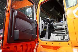 中國(guó)重汽 汕德卡SITRAK C7H重卡 500馬力 6X4 國(guó)六AMT自動(dòng)擋牽引車(chē)(ZZ4256V324HF1B)