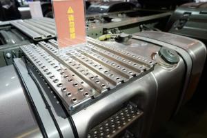 中國(guó)重汽 汕德卡SITRAK C7H重卡 500馬力 6X4 國(guó)六AMT自動(dòng)擋牽引車(chē)(ZZ4256V324HF1B)