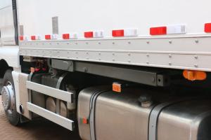 中國(guó)重汽 汕德卡SITRAK C7H重卡 480馬力 6X2 國(guó)五中置軸貨運(yùn)車(ZZ5266ZKXV603HE1)