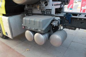 中國(guó)重汽 汕德卡SITRAK C7H重卡 430馬力 6X4 國(guó)五LNG牽引車(chē)(ZZ4256V384HE1LB)