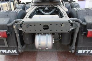 中國(guó)重汽 汕德卡SITRAK C7H重卡 430馬力 6X4 國(guó)五LNG牽引車(chē)(ZZ4256V384HE1LB)