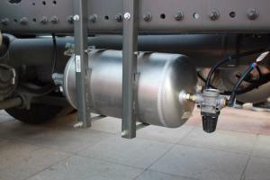 中國(guó)重汽 汕德卡SITRAK C7H重卡 430馬力 6X4 國(guó)五LNG牽引車(chē)(ZZ4256V384HE1LB)