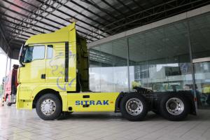 中國(guó)重汽 汕德卡SITRAK C7H重卡 540馬力 6X4 國(guó)五自動(dòng)擋牽引車(chē)(AMT手自一體)(高頂)(ZZ4256V324HE1B)