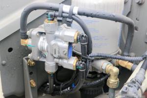 中國(guó)重汽 汕德卡SITRAK C7H重卡 440馬力 6X4 國(guó)五危險(xiǎn)品牽引車(chē)(ZZ4256V324ME1W)