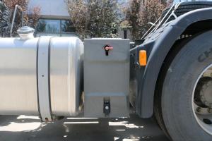 中國(guó)重汽 汕德卡SITRAK C7H重卡 440馬力 6X4 國(guó)五牽引車(chē)(MCY13Q后橋)(ZZ4256V324HE1B)