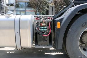 中國(guó)重汽 汕德卡SITRAK C7H重卡 440馬力 6X4 國(guó)五牽引車(chē)(MCY13Q后橋)(ZZ4256V324HE1B)