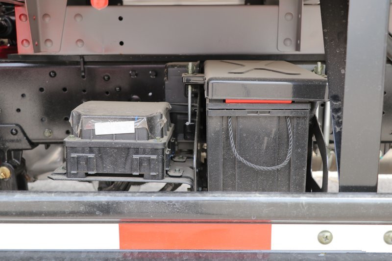 福田 歐馬可S1系 156馬力 4.17米 國(guó)六 單排欄板輕卡載貨車(chē)(BJ1048V9JD6-F3)