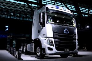 東風柳汽 乘龍H73.0 600馬力 6×4 國六 牽引車 (4H7CD60D33E6C)