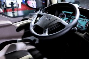 東風柳汽 乘龍H73.0 600馬力 6×4 國六 牽引車 (4H7CD60D33E6C)