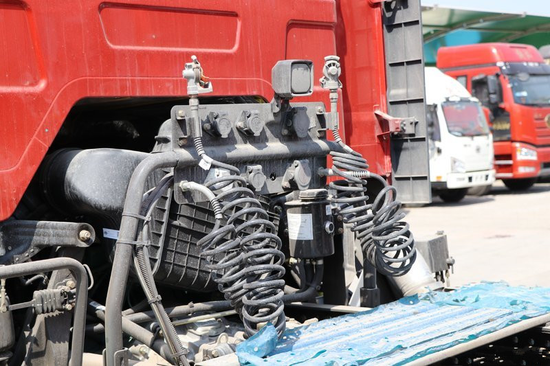 一汽解放 新J6P重卡 質(zhì)惠版 運(yùn)煤款 380馬力 6X4 國(guó)六 牽引車(CA4250P66K25T1E6)