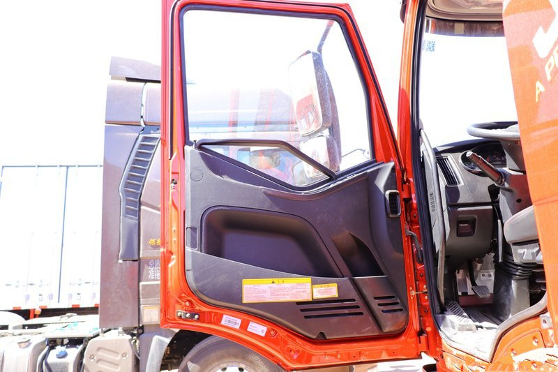 一汽解放 J6L重卡 質(zhì)惠版 260馬力 6X2 8.7米 國(guó)六 欄板載貨車(CA1250P62K1L5T3E6)