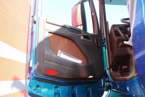 一汽解放 J7重卡 550馬力 6X4 國五 牽引車(海天藍)(CA4250P77K25T1E5)