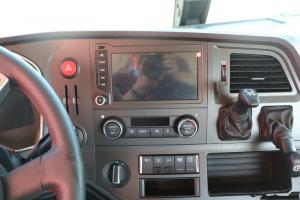 一汽解放 J7重卡 550馬力 6X4 國五 牽引車(海天藍)(CA4250P77K25T1E5)