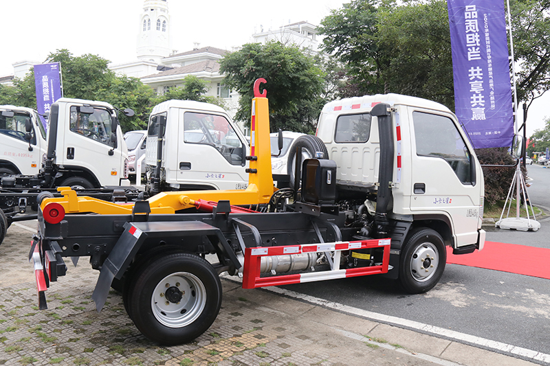 福田時代 小卡之星2-2600 95馬力 4×2 國六 可卸式垃圾車（HTX504ZXXBL6）