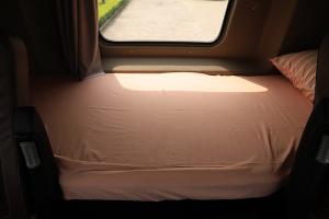 一汽凌源 滬尊S200 先鋒版 500馬力 6×4 國五牽引車(CAL4253C4F4E5)