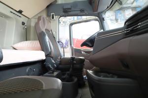 一汽凌源 滬尊S200 先鋒版 500馬力 6×4 國五牽引車(CAL4253C4F4E5)