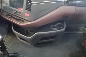 一汽凌源 滬尊S200 先鋒版 500馬力 6×4 國五牽引車(CAL4253C4F4E5)