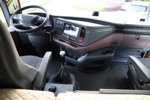 一汽凌源 滬尊S200 智尊版 500馬力 6×4 國五牽引車(CAL4253C4F4E5)