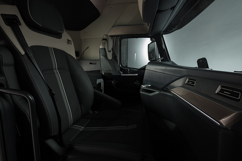 中國(guó)重汽 HOWO-TH7 重卡 460馬力 6×4 國(guó)五 牽引車(chē)（ZZ4257W324HE1B）