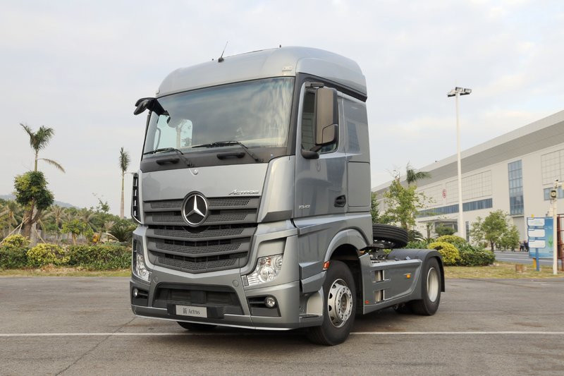 奔馳 新Actros重卡 420馬力 4X2 國(guó)五 公路牽引車(chē)(型號(hào)1842 LS)