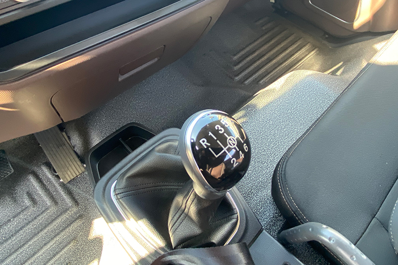 一汽解放輕卡 領(lǐng)途-ISF2.8 148馬力 4×2 國(guó)五 單排 欄板載貨車(chē)