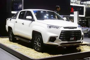 江鈴 域虎9 2020款 尊享型 2.0T柴油 141馬力 國六 6擋手動(dòng) 四驅(qū) 雙排皮卡