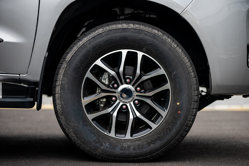 新龍馬汽車 龍7 162馬力 4×2 國(guó)六 雙排載貨車 精英版（FJ1030BEE1）